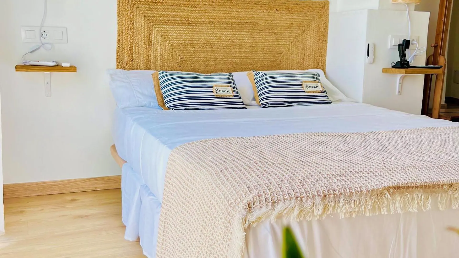 Guest house Hostal Playa Dreams Nautico Adults Garrucha
