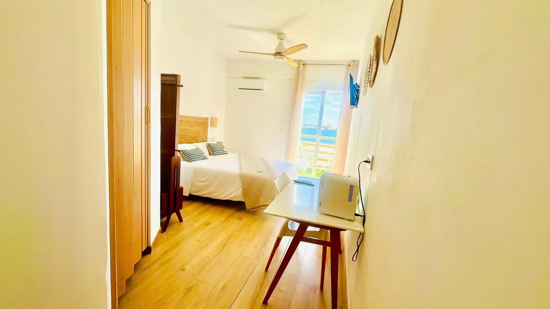 Guest house Hostal Playa Dreams Nautico Adults Garrucha Spain